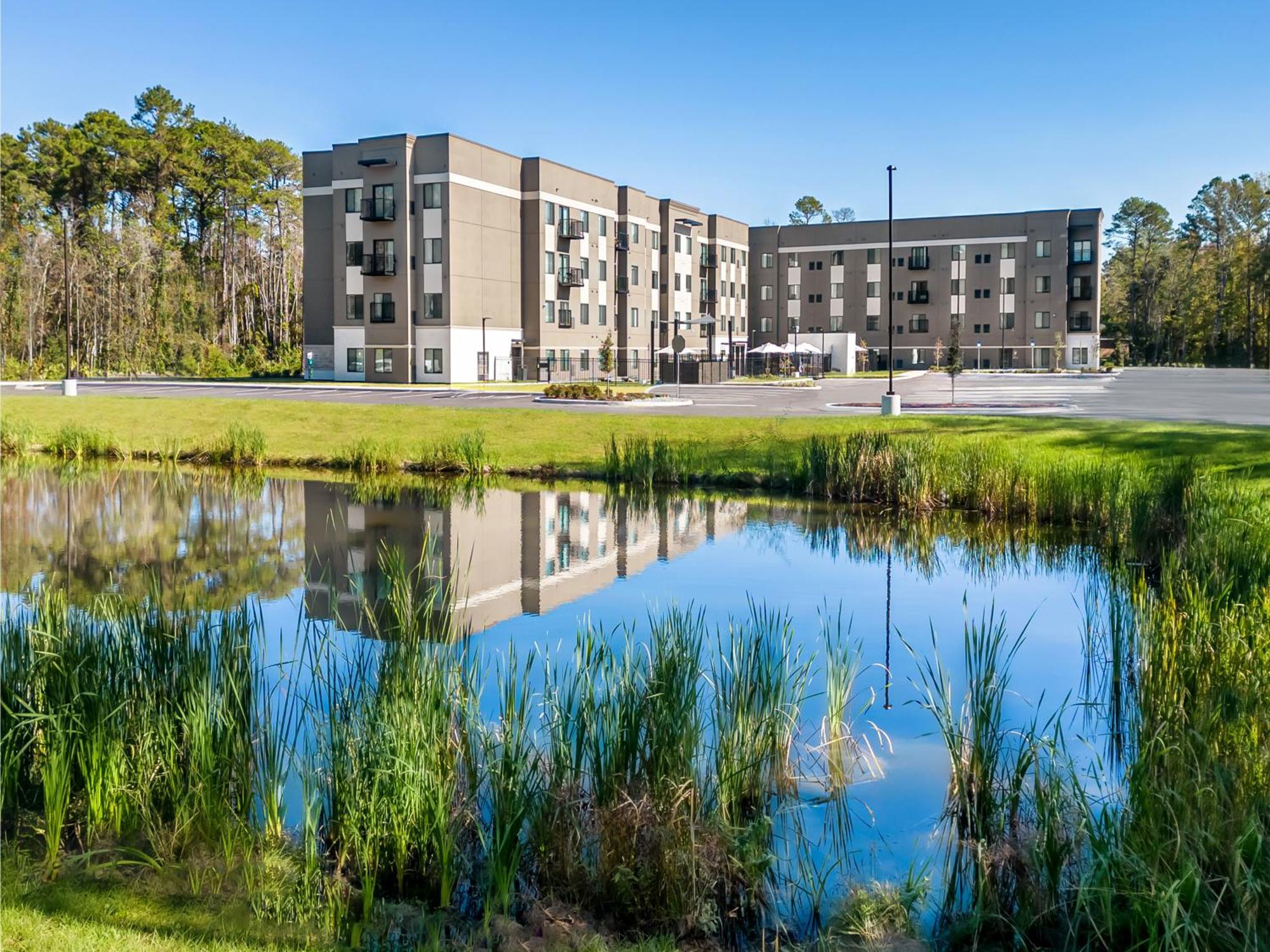 Waterwalk Extended Stay By Wyndham Jacksonville Deerwood Pk Exterior photo