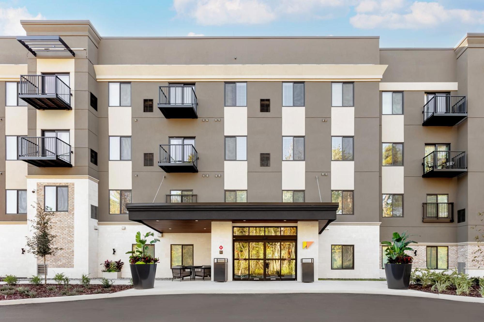 Waterwalk Extended Stay By Wyndham Jacksonville Deerwood Pk Exterior photo