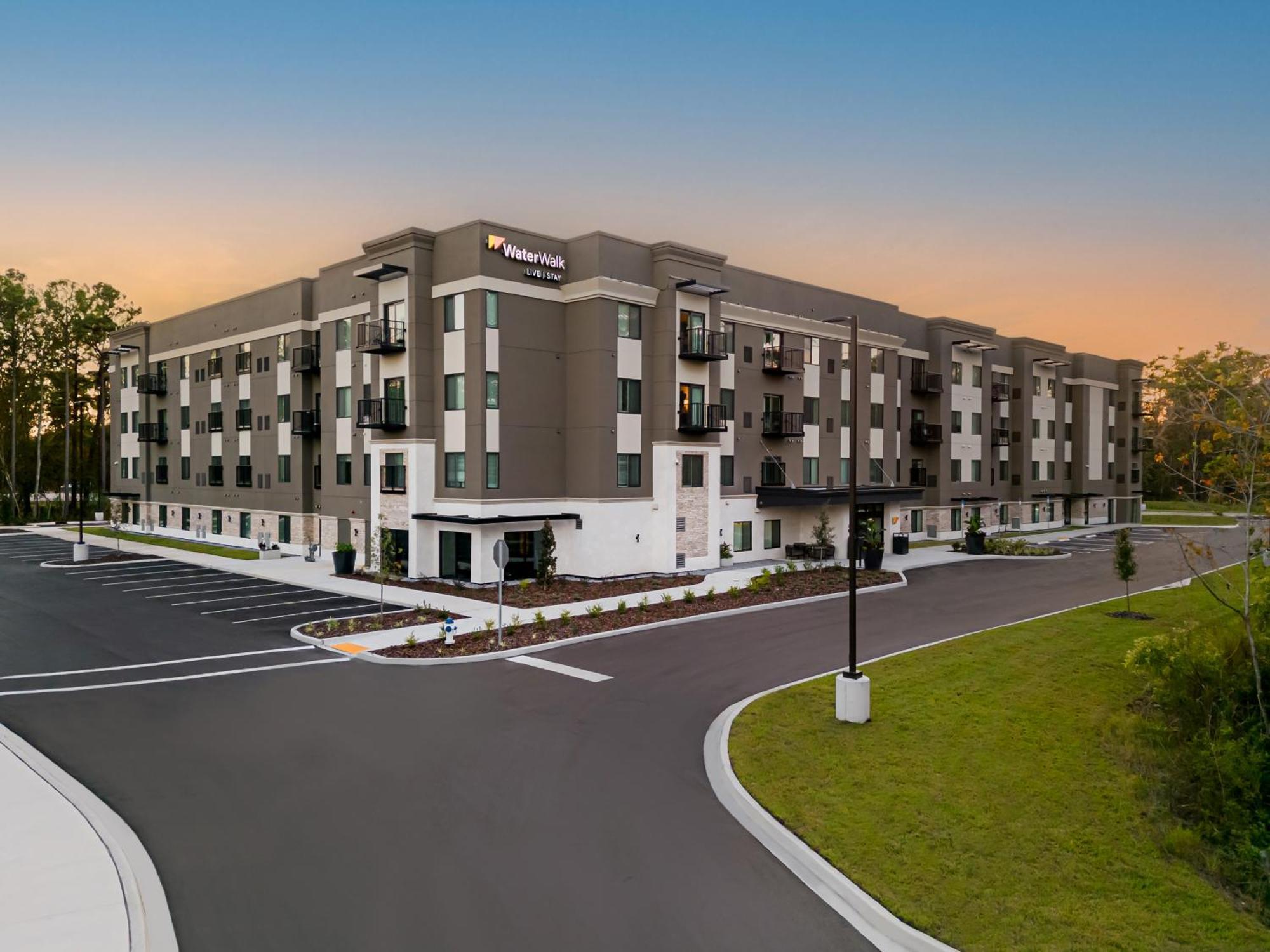 Waterwalk Extended Stay By Wyndham Jacksonville Deerwood Pk Exterior photo