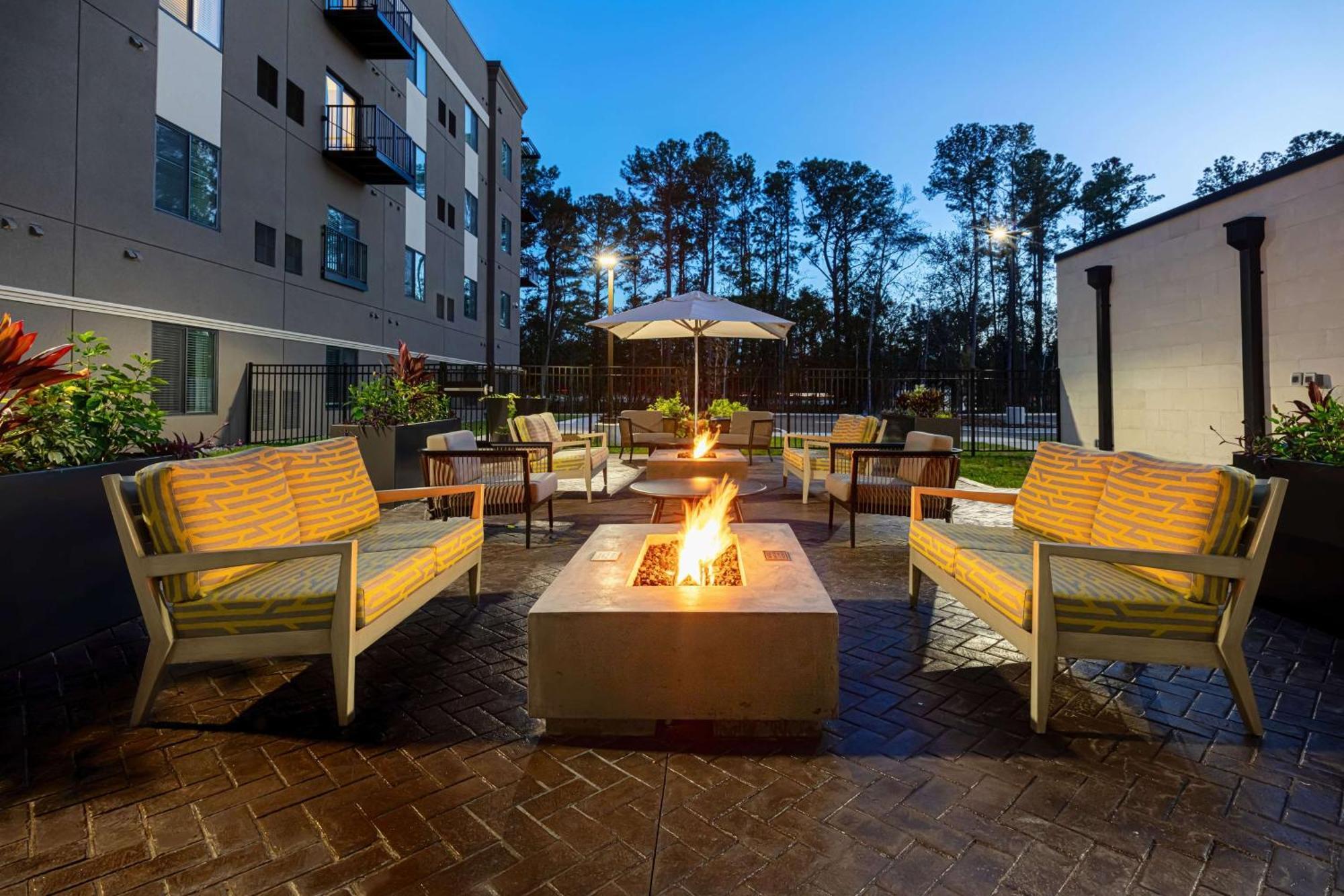 Waterwalk Extended Stay By Wyndham Jacksonville Deerwood Pk Exterior photo